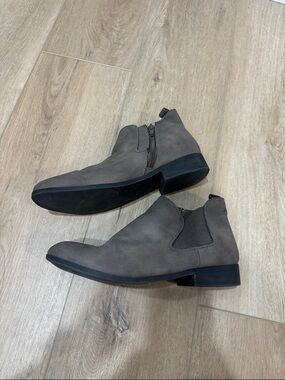 Women’s Gray Suede Chelsea Ankle Boots